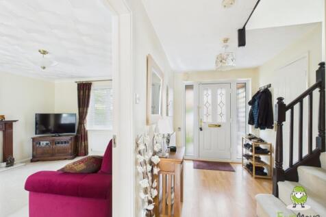 EweMove Basingstoke Olivers Close 