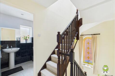 EweMove Basingstoke Olivers Close 