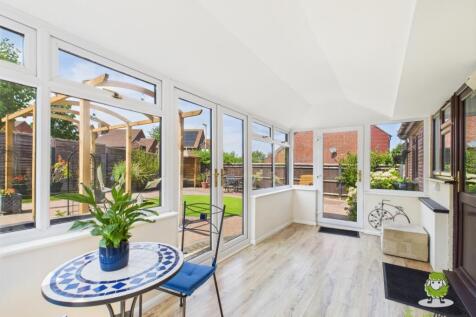 EweMove Estate Agents Basingstoke - 14 Lambs Row