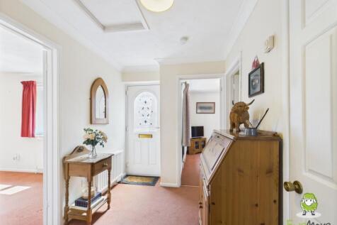 EweMove Estate Agents Basingstoke - 14 Lambs Row