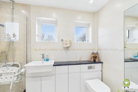 EweMove Estate Agents Basingstoke - 14 Lambs Row