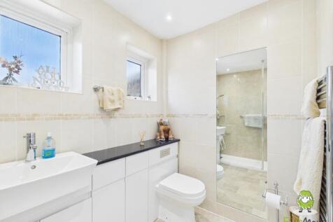 EweMove Estate Agents Basingstoke - 14 Lambs Row