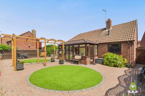 EweMove Estate Agents Basingstoke - 14 Lambs Row