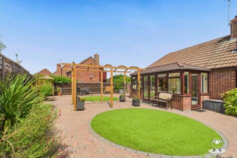 EweMove Estate Agents Basingstoke - 14 Lambs Row