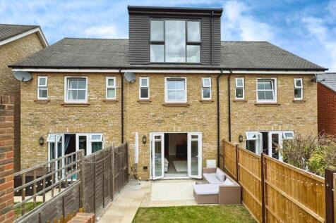 EweMove Estate Agents - 41 Amport Road