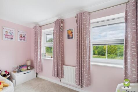 EweMove Estate Agents Basingstoke - Amport Road