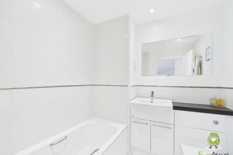 EweMove Estate Agents Basingstoke - Amport Road