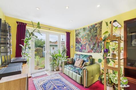 EweMove Estate Agents Basingstoke - Lavender Road 