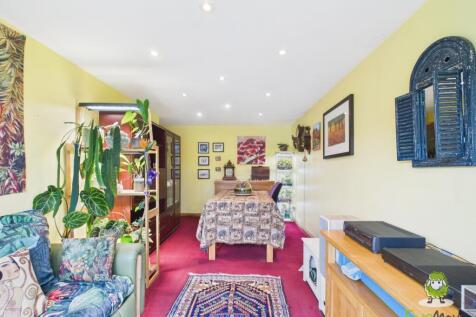 EweMove Estate Agents Basingstoke - Lavender Road 