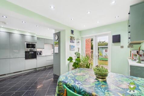 EweMove Estate Agents Basingstoke - Lavender Road 