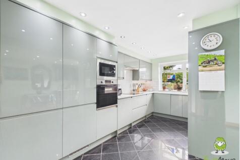 EweMove Estate Agents Basingstoke - Lavender Road 