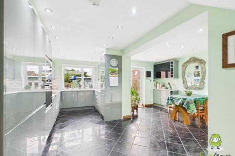 EweMove Estate Agents Basingstoke - Lavender Road 