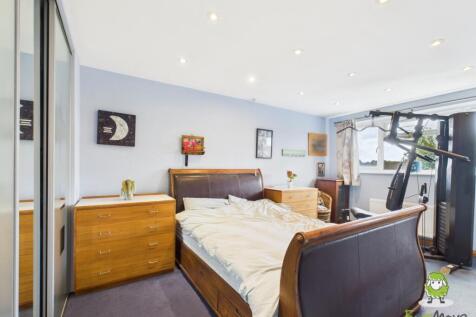 EweMove Estate Agents Basingstoke - Lavender Road 