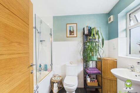 EweMove Estate Agents Basingstoke - Lavender Road 