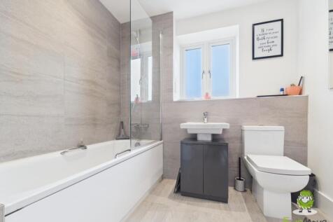 EweMove Estate Agents Basingstoke - Appain Way - B