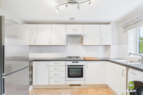 EweMove Basingstoke Wiltshire Crescent Kitchen