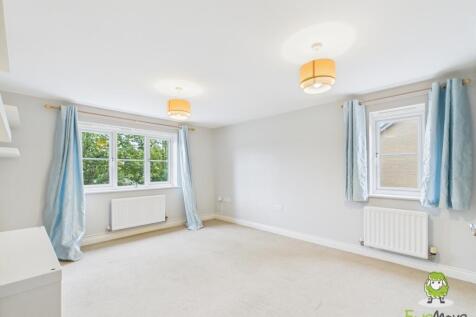 EweMove Basingstoke Wiltshire Crescent Living Room