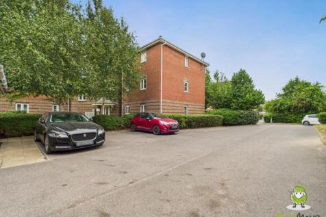 EweMove Basingstoke Wiltshire Crescent External Fr