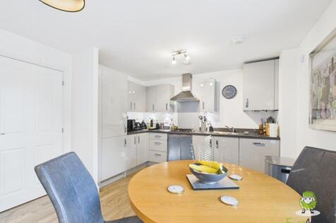 EweMove Estate Agents Basingstoke - Bramshott Hous