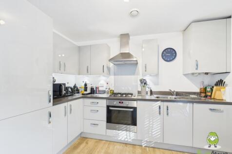 EweMove Estate Agents Basingstoke - Bramshott Hous