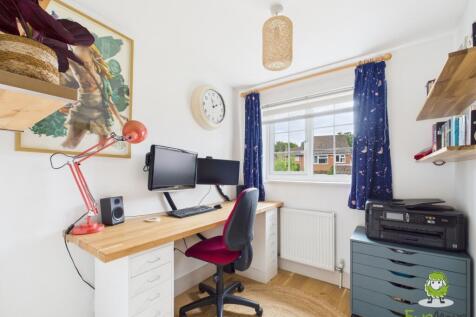 EweMove Estate Agents Basingstoke - 2 Cowslip Bank