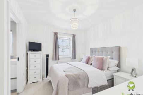 EweMove Estate Agents Basingstoke - Appian Way 