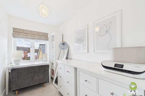 EweMove Estate Agents Basingstoke - Appian Way 
