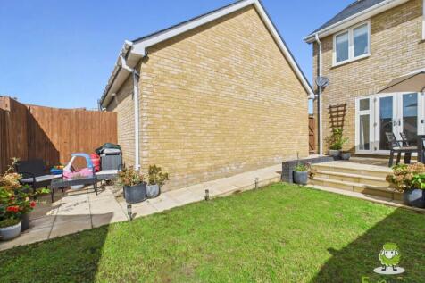 EweMove Estate Agents Basingstoke - Appian Way 