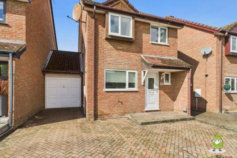 EweMove Estate Agents Basingstoke - Kimber Close -