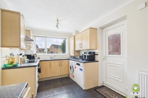 EweMove Estate Agents Basingstoke - Kimber Close -