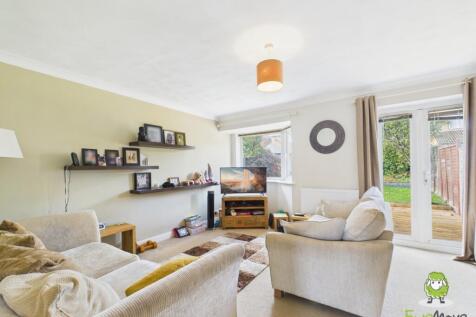 EweMove Estate Agents Basingstoke - Kimber Close -