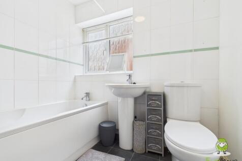 EweMove Estate Agents Basingstoke - Kimber Close -
