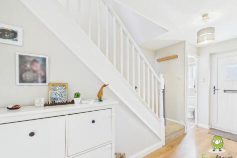 EweMove Estate Agents Basingstoke - Bramley Green 