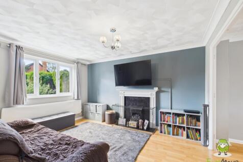 EweMove Estate Agents Basingstoke - Bramley Green 