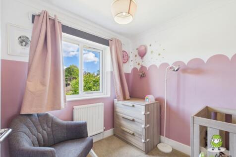 EweMove Estate Agents Basingstoke - Bramley Green 