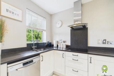 EweMove Estate Agents Basingstoke - Warham Road - 