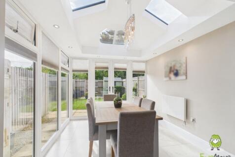 EweMove Estate Agents Basingstoke - Warham Road - 