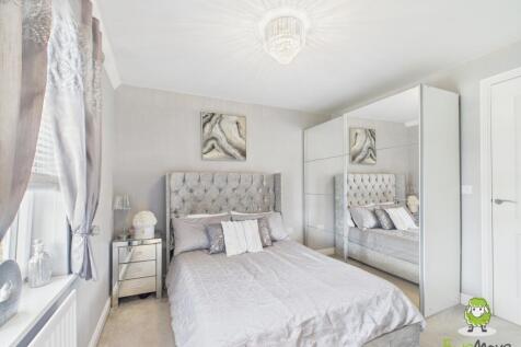 EweMove Estate Agents Basingstoke - Warham Road - 
