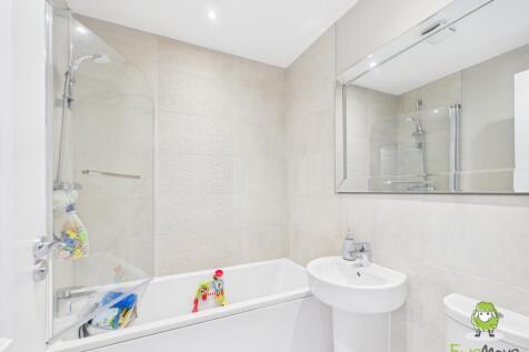 EweMove Estate Agents Basingstoke - Warham Road - 