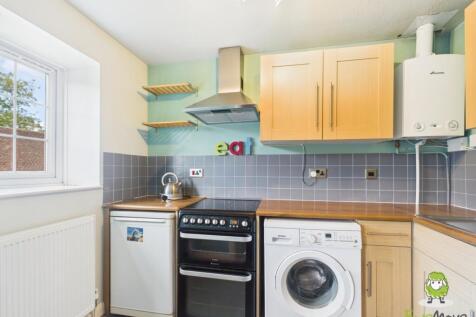 EweMove Estate Agents Basingstoke - LONGACRE RISE 