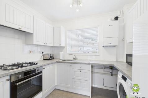 EweMove Estate Agents Basingstoke - Paterson Close
