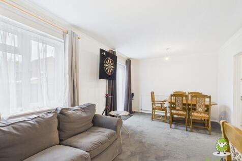 EweMove Estate Agents Basingstoke - Paterson Close