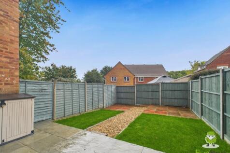 EweMove Estate Agents Basingstoke - Paterson Close