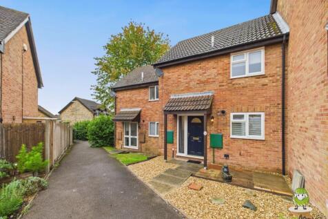 EweMove Estate Agents Basingstoke - Paterson Close