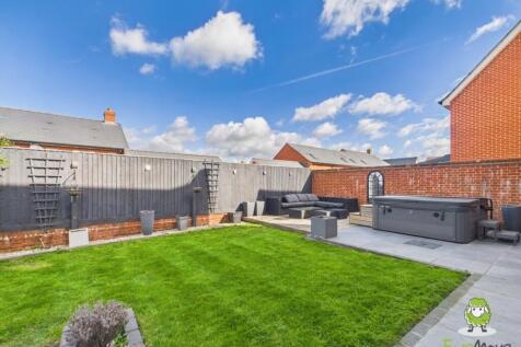 EweMove Estate Agents Basingstoke - Rockbourne Roa