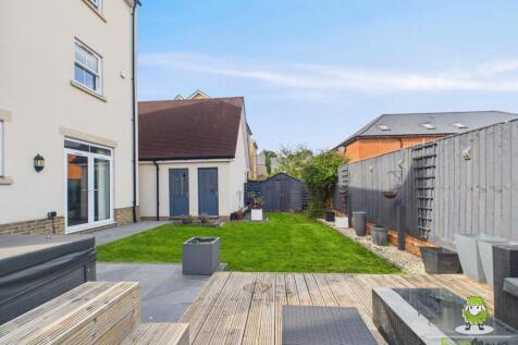 EweMove Estate Agents Basingstoke - Rockbourne Roa