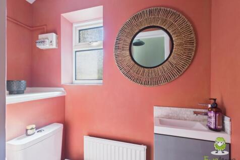 EweMove Estate Agents Basingstoke - Nursery Close 