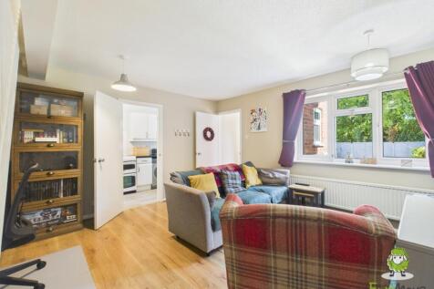 EweMove Estate Agents Basingstoke - Nursery Close 