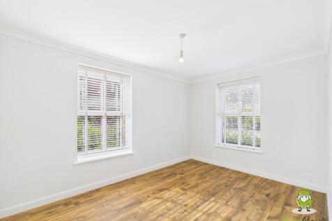 EweMove Estate Agents Basingstoke - Dovecote Way