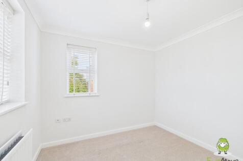 EweMove Estate Agents Basingstoke - Dovecote Way